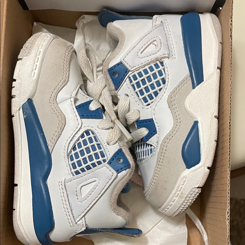 Jordan Kids Sneakers in White and Blue